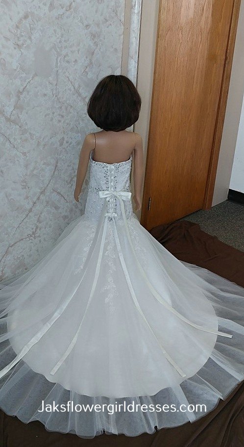 gorgeous tulle flared train